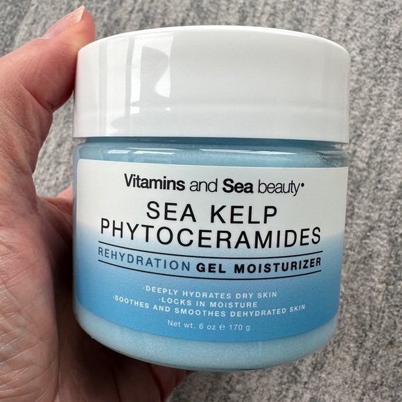 Vitamins & Sea Beauty Sea Kelp + Phytoceramides Rehydration Gel Moisturizer - Picture 5 of 12